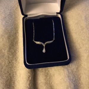 14k white gold pendant necklace with large diamond